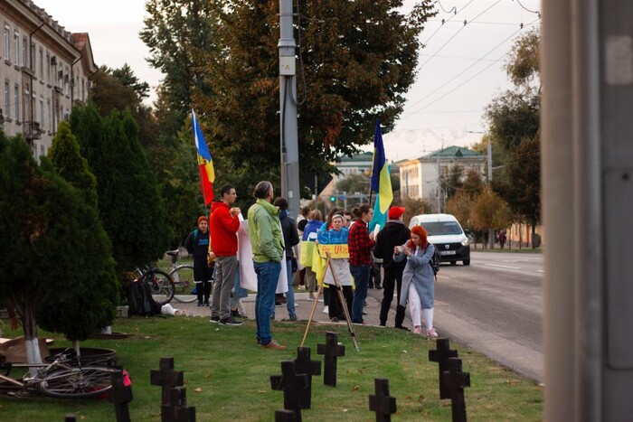 У главкома на столе списки пополнения клип