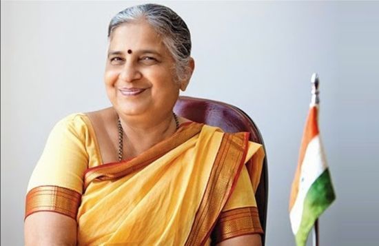 Подарунок на 8 березня: теща Ріші Сунака потрапила до парламенту Індії