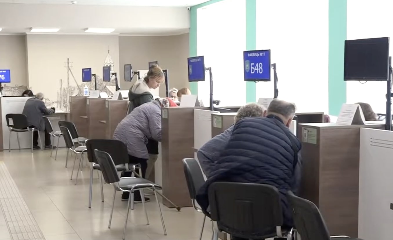 Робота для пенсіонерів у Чернігівській області: на яких посадах готові платити від 17 тисяч