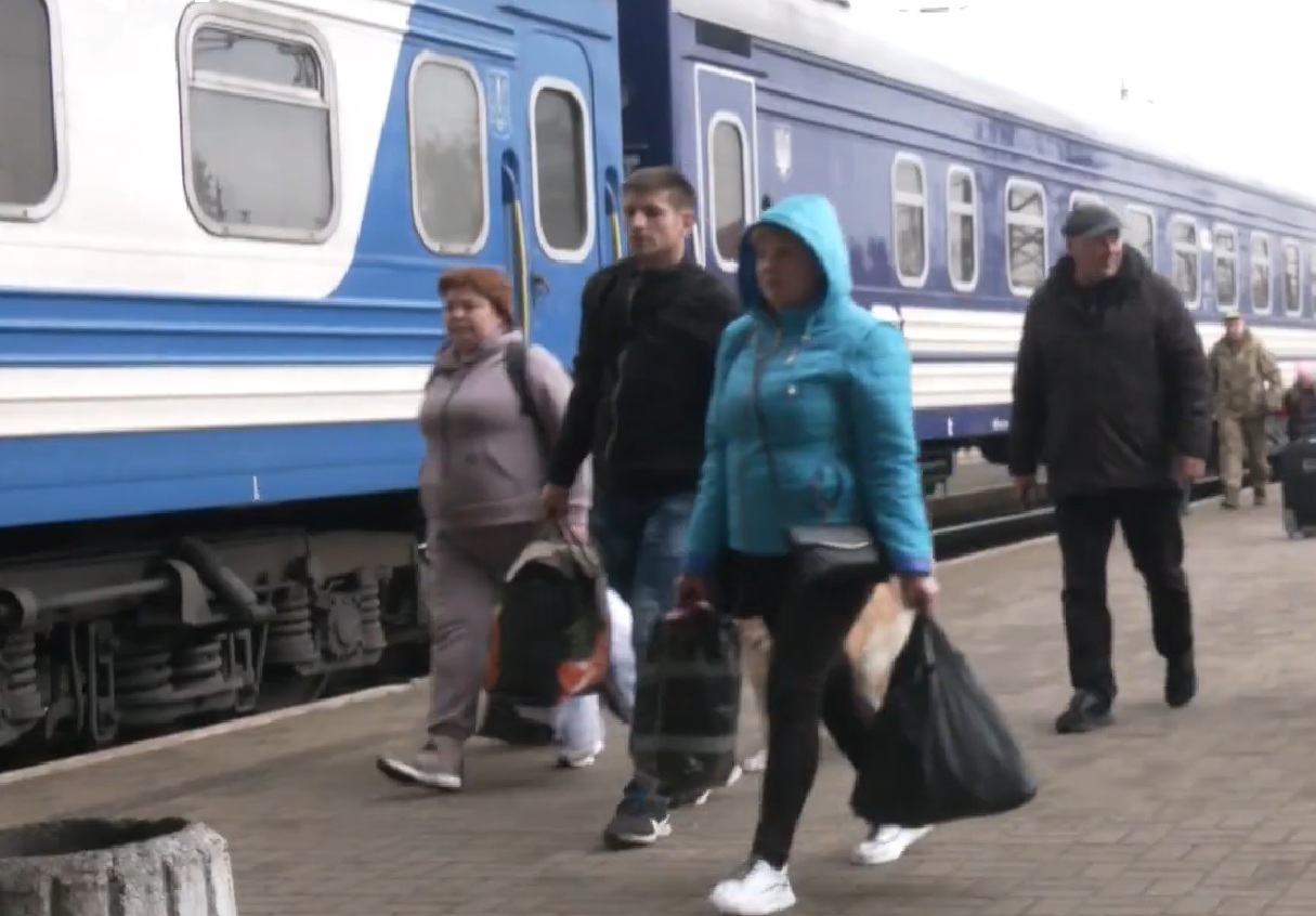 Новий графік руху поїздів в Києві: курсування популярних експресів змінено, українців попередели